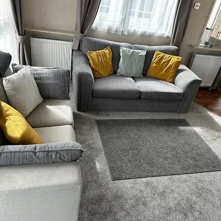 2 Bedroom Caravan, Sea Views, Parking Eastchurch Exterior photo